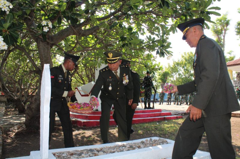 Kodim Sumba Timur Kenang Jasa Pahlawan, Gelar Ziarah di TMP Umbu Ndawa Kareuk