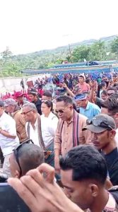 Dominggus Damma, ST: Kunjungan Balasan di Posko Utama Paket Rakyat Mangga Dua Tambolaka Pukul 18.00 WIB – Wujud Cinta dan Persatuan Mengayuh Bahtera Gayung Bersambut.