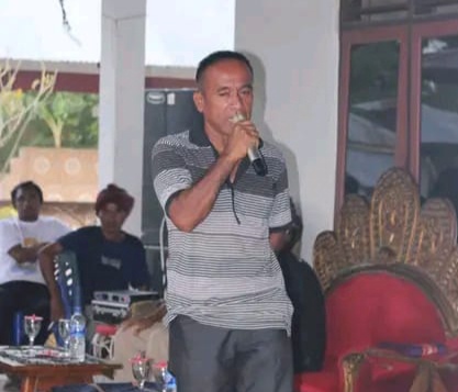 Mantan Ketua Komisi Pemilihan Umum Daerah Kabupaten Sumba Barat Daya Mikael Bulu Angkat Bicara.