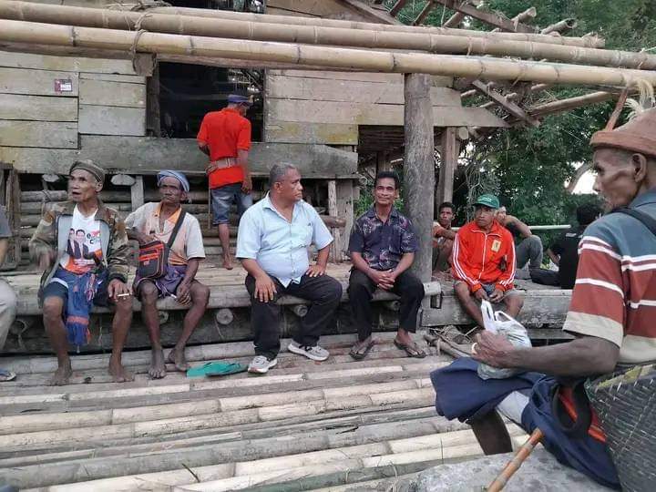 Yeremias Tanggu Respon Kebakaran Rumah Adat di Kampung Situs Manola, Wewewa Selatan, Sumba Barat Daya, NTT!