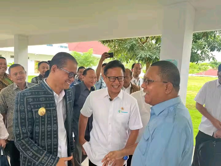 Gubernur Terpilih NTT.Melkiades Laka Lena Bersama Menteri Kesehatan Budi Gunaidi Sadikin Bertemu Penjabat Gubernur provinsinsi Nusa Tenggara Timur ANDRIKO NOTO SUSANTO.